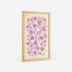 Poster de um padrão floral orgânico com flores e folhas numa paleta de cores pastel que inclui tons de rosa, roxo e azul. 4